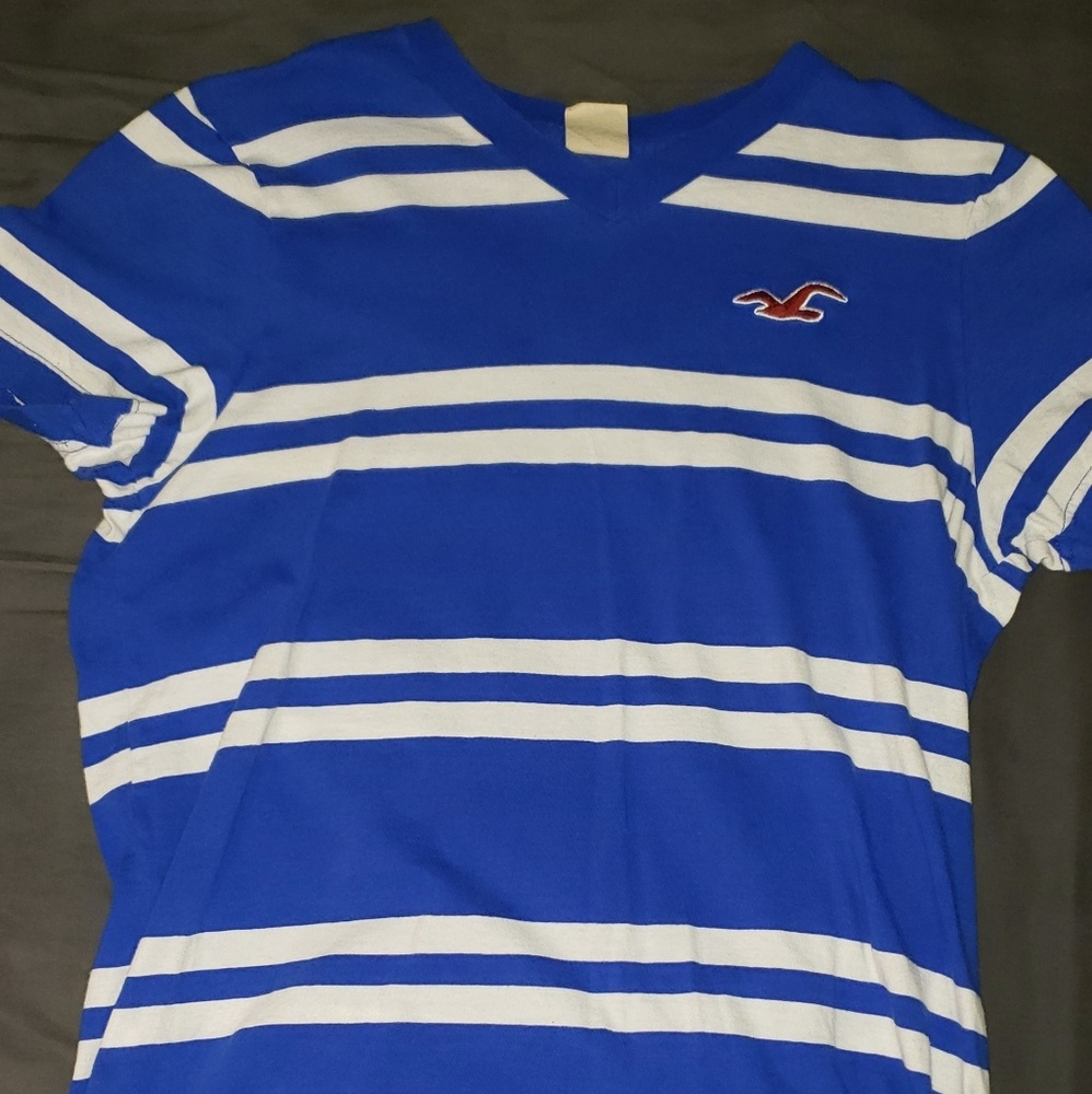 Hollister V-Neck